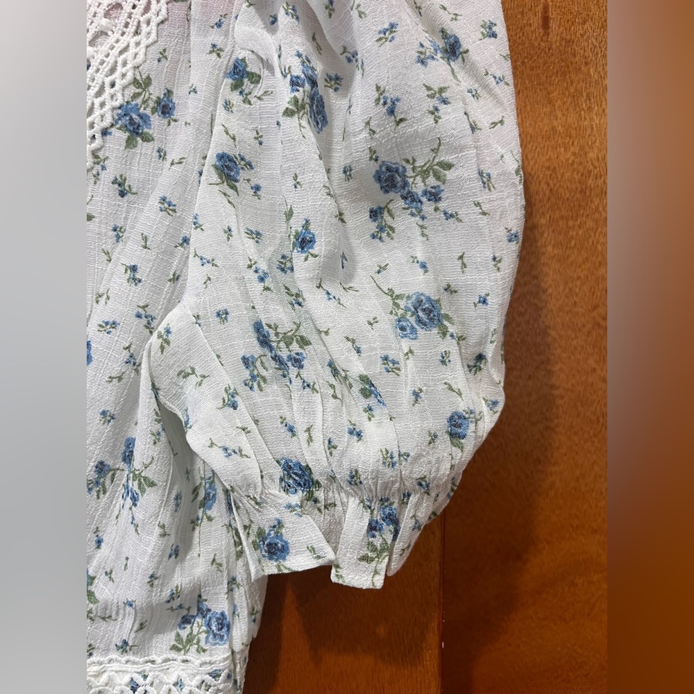 NWT Blu Pepper White Floral Women's Top - Picture 5 of 7